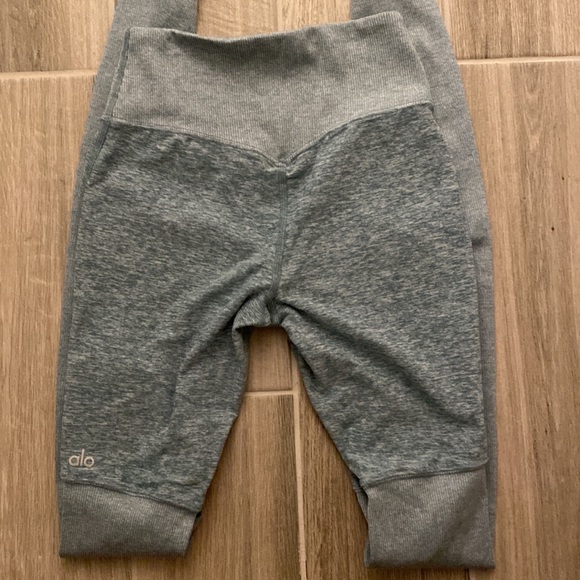 Alo High Waist Goddess Legging - Picture 4 of 4